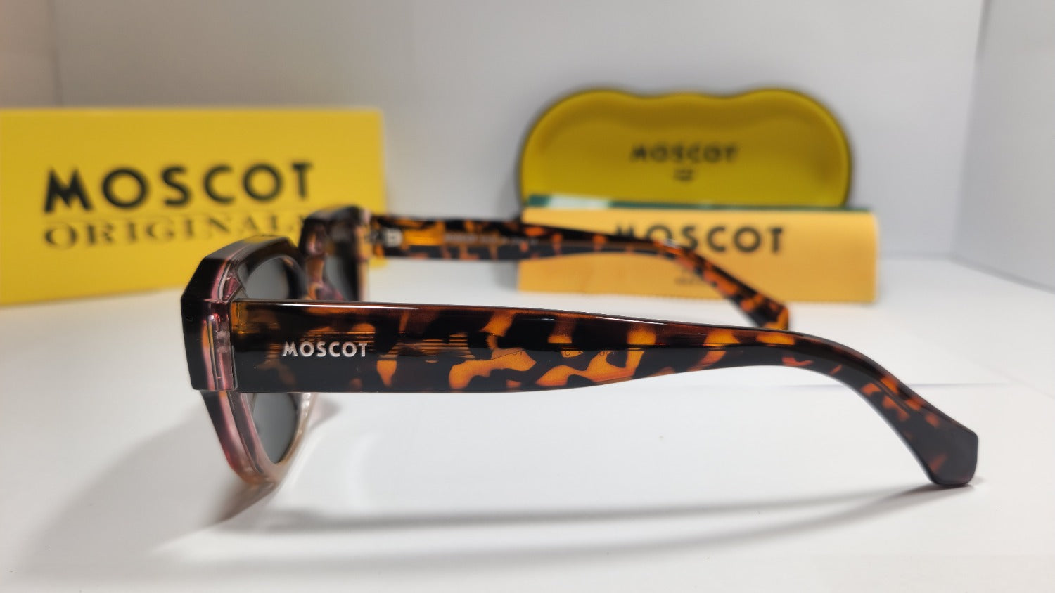 🕶️ MOSCOT Classic Sunglasses – Burgundy Tortoise Edition