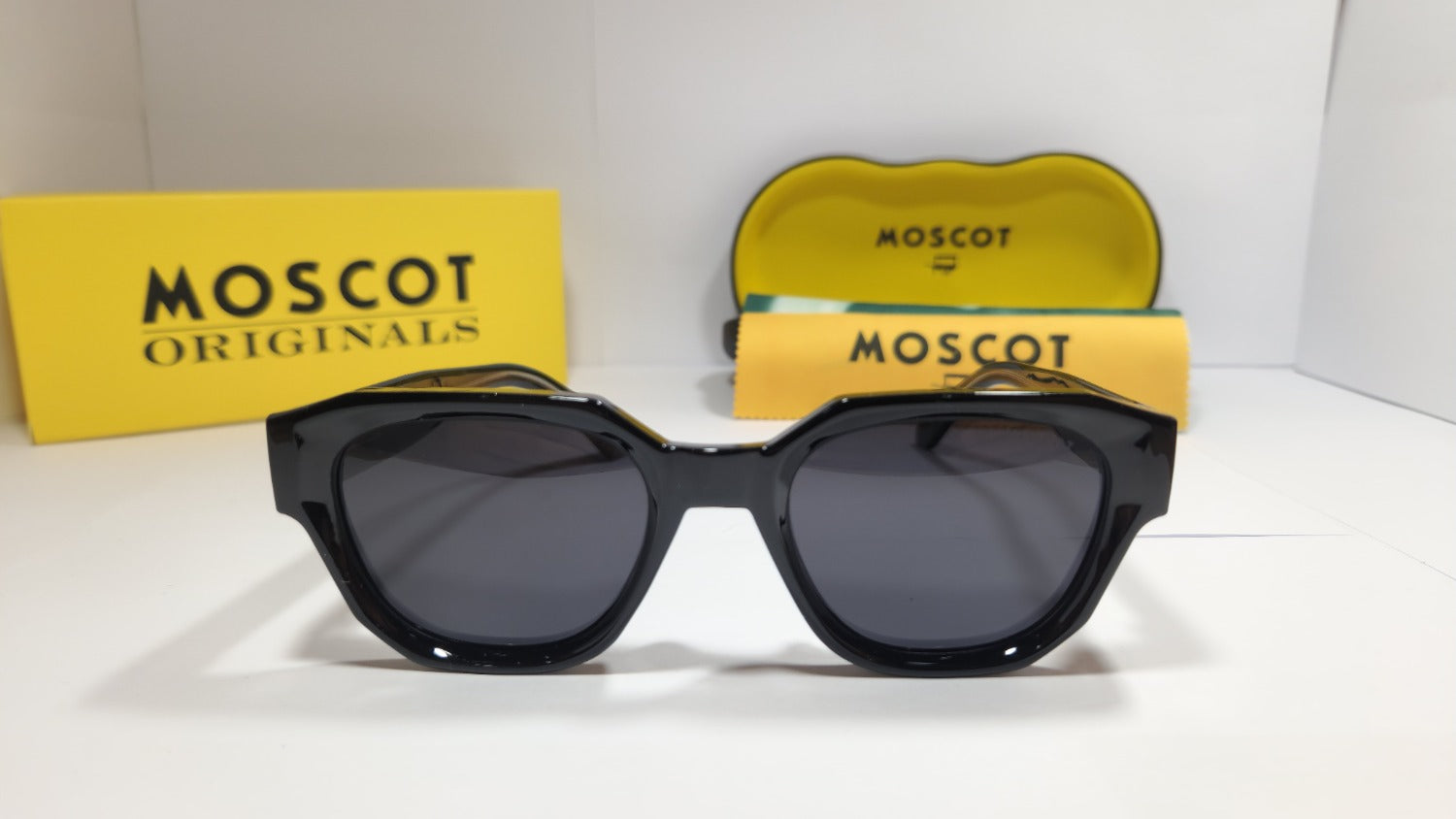 🕶️ MOSCOT Classic Sunglasses – Total Black Edition