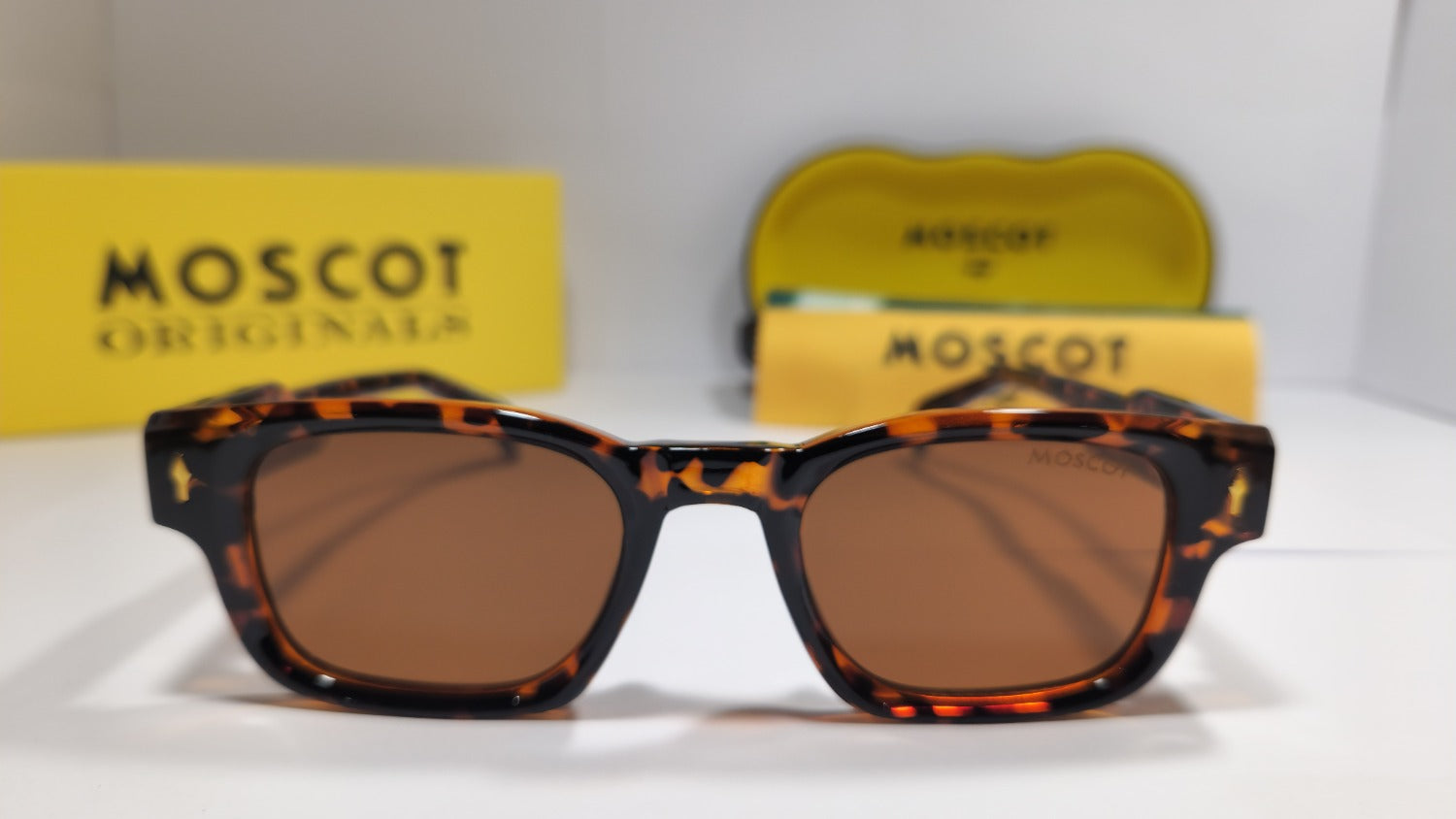 🕶️ MOSCOT Classic Sunglasses – Crystal Edition