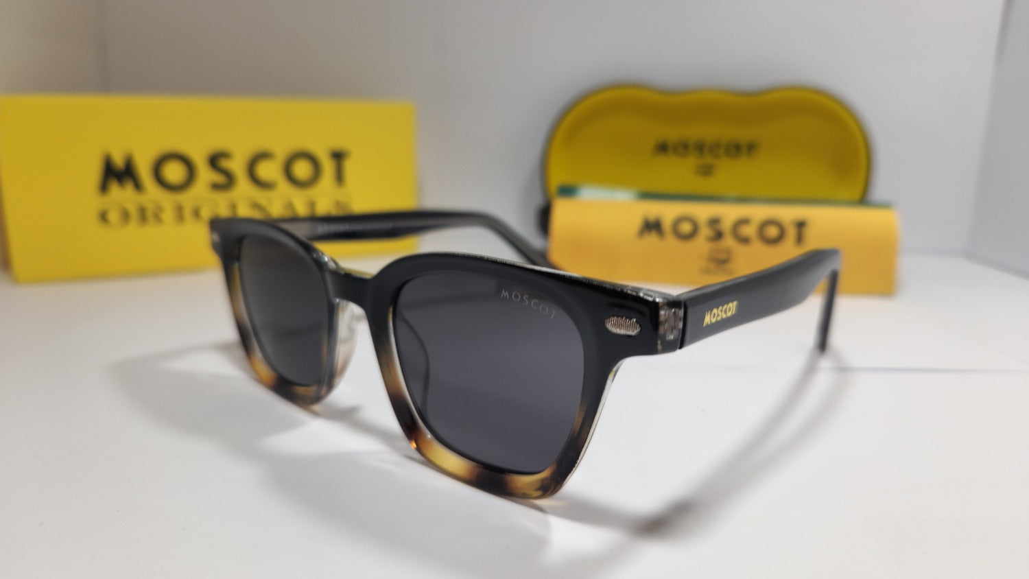 🕶️ MOSCOT Classic Sunglasses – Black Tortoise Edition