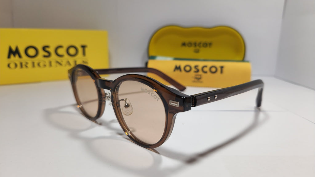 🕶️ MOSCOT Classic Sunglasses – Brown Transparent Edition