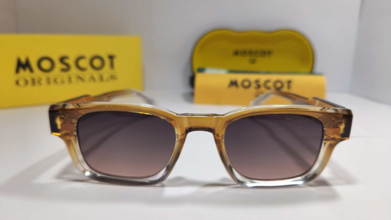 🕶️ MOSCOT Classic Sunglasses – Black Tortoise Edition